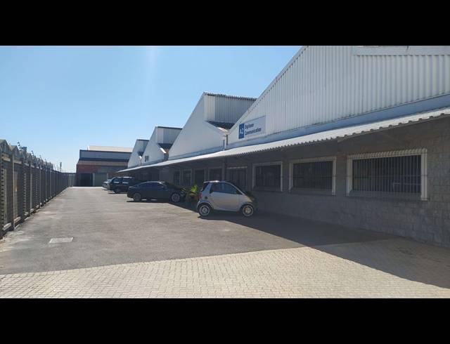 1,382M² WAREHOUSE TO LET IN EPPING INDUSTRIAL
